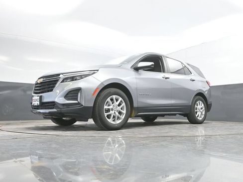 Used 2024 Chevrolet Equinox LT FWD image 47