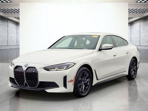 Used 2024 BMW i4 eDrive35 w/ Premium Package RWD image 11