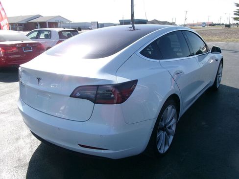 Used 2018 Tesla Model 3 Mid Range image 4