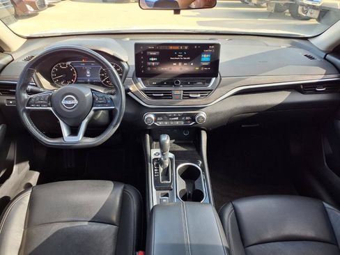 Used 2024 Nissan Altima 2.5 SL FWD image 10