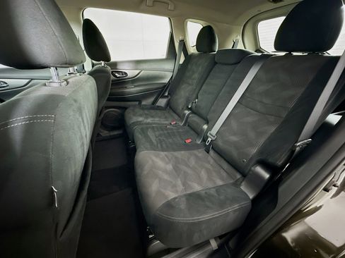 Used 2015 Nissan Rogue SV w/ SV Family Package FWD image 25