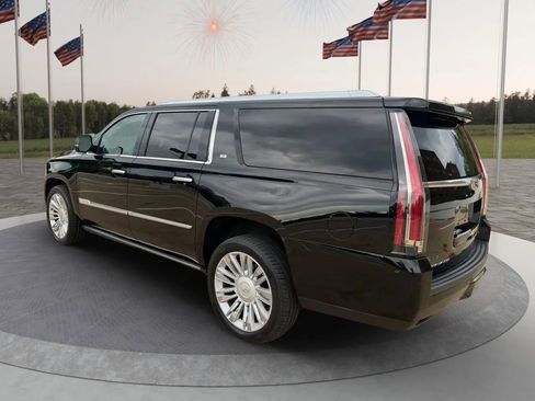 Used 2016 Cadillac Escalade ESV Platinum AWD/4WD image 9