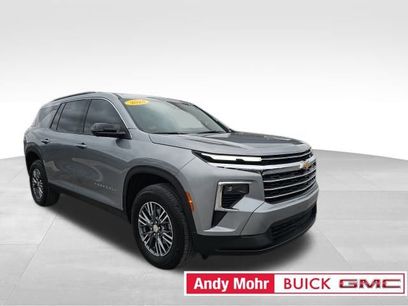 Used 2024 Chevrolet Traverse LT