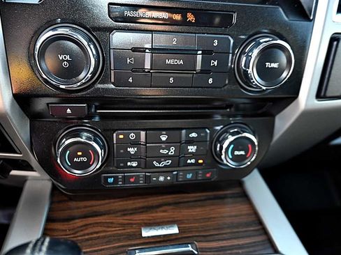 Used 2016 Ford F150 Lariat AWD/4WD image 30