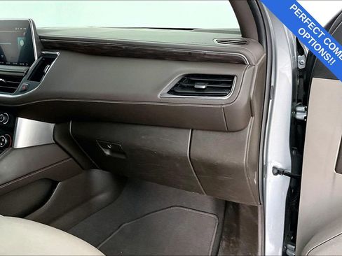 Used 2024 Chevrolet Suburban Z71 w/ Luxury Package image 22