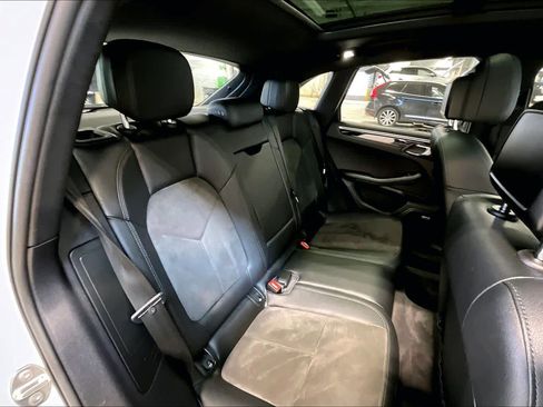 Used 2021 Porsche Macan S image 19