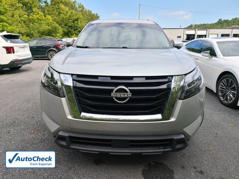 Used 2024 Nissan Pathfinder SV FWD image 2