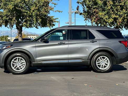 New 2025 Ford Explorer Active w/ Active Comfort Package image 7