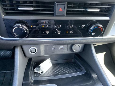 Used 2023 Nissan Rogue S AWD/4WD image 22