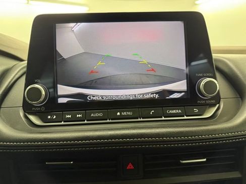 Used 2023 Nissan Rogue S image 21