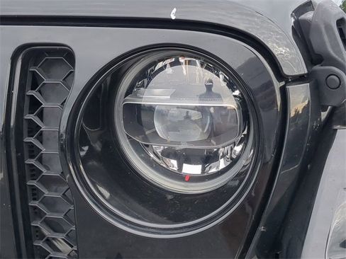 Used 2022 Jeep Gladiator Overland image 9