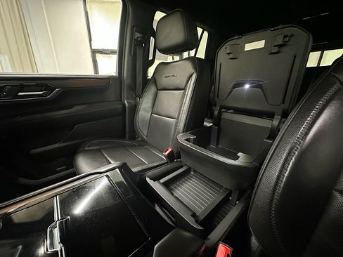 Used 2025 GMC Yukon Denali AWD/4WD image 41
