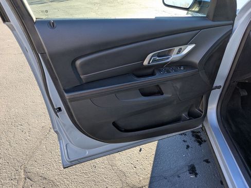 Used 2015 GMC Terrain SLE image 13