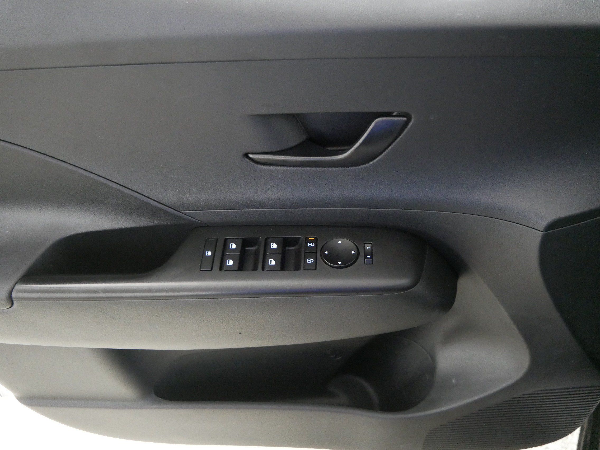 Used 2025 Hyundai Kona SEL AWD/4WD image 19