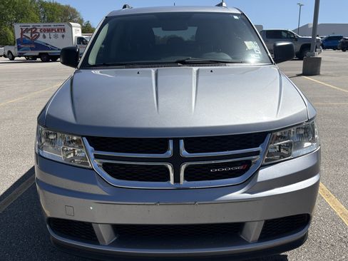 Used 2017 Dodge Journey SE image 3