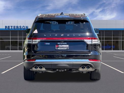 Used 2025 Lincoln Aviator Reserve AWD/4WD image 5