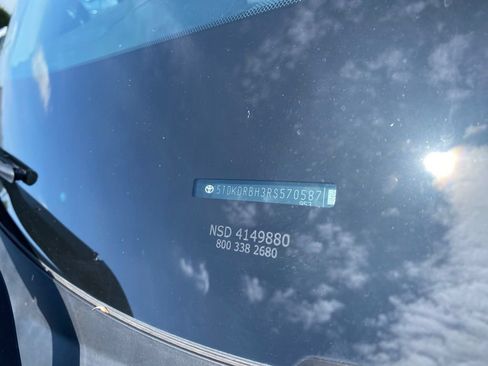 Used 2024 Toyota Highlander LE AWD/4WD image 25