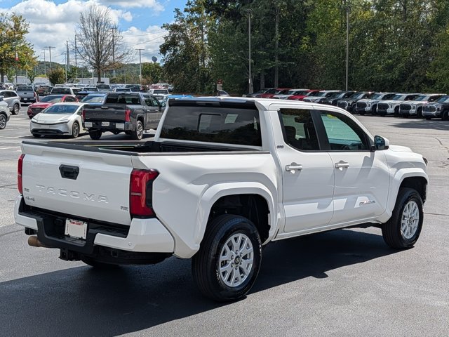 Used 2024 Toyota Tacoma SR5 AWD/4WD image 7