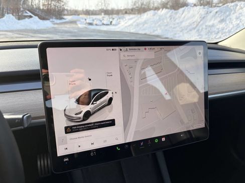 Used 2022 Tesla Model 3 Performance image 30