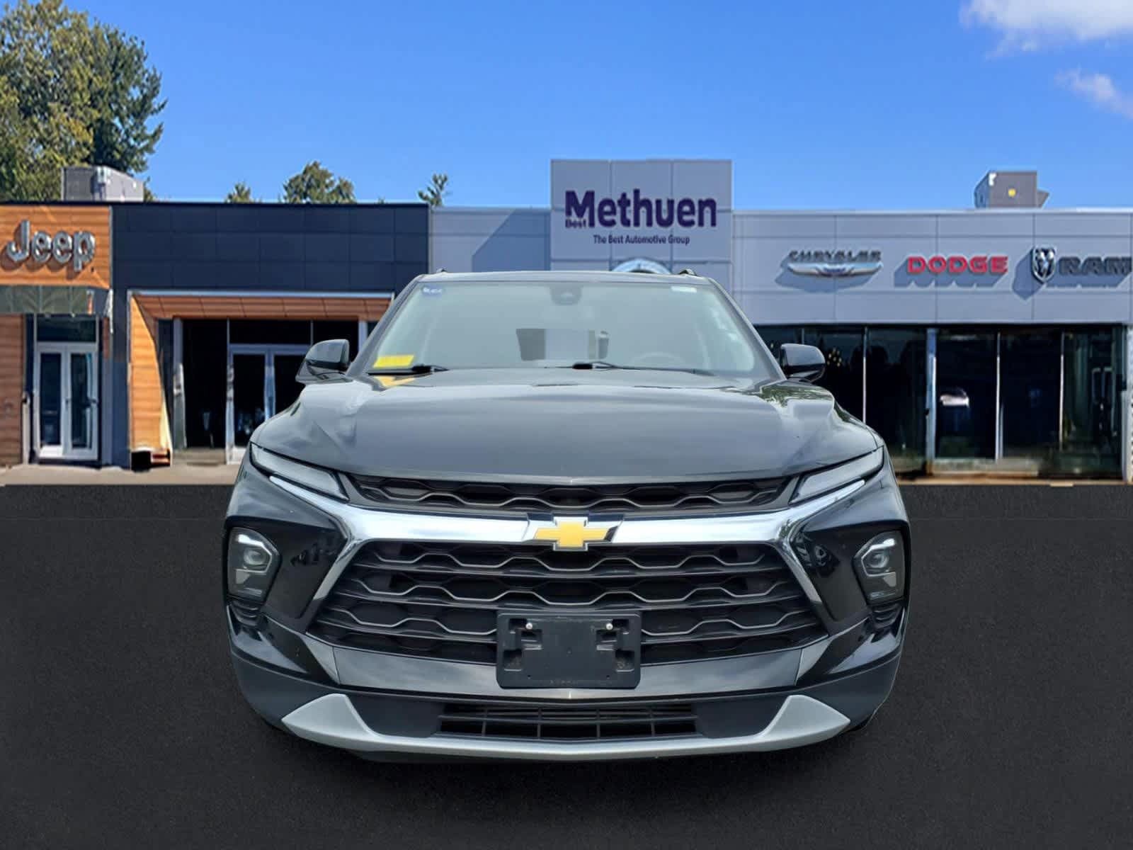 Used 2023 Chevrolet Blazer LT w/ Convenience Package AWD/4WD image 2
