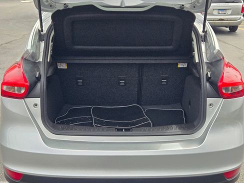 Used 2018 Ford Focus SE FWD image 12