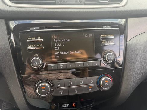 Used 2014 Nissan Rogue S image 17