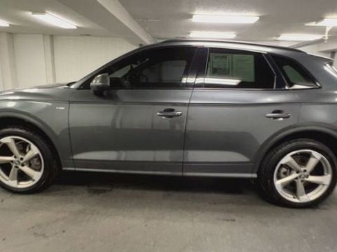 Used 2020 Audi Q5 2.0T Titanium Premium Plus w/ Premium Plus Package AWD/4WD image 5