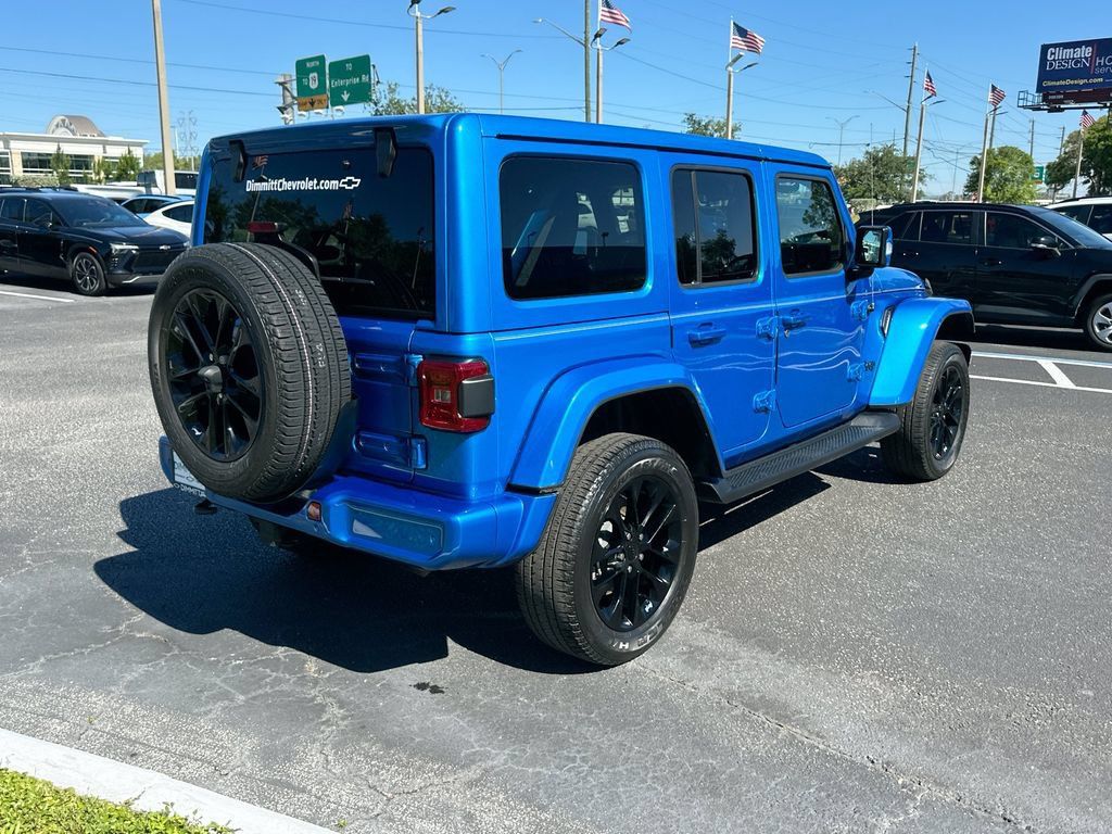 Used 2022 Jeep Wrangler Unlimited Sahara AWD/4WD image 5