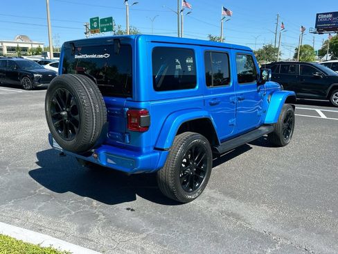 Used 2022 Jeep Wrangler Unlimited Sahara AWD/4WD image 5