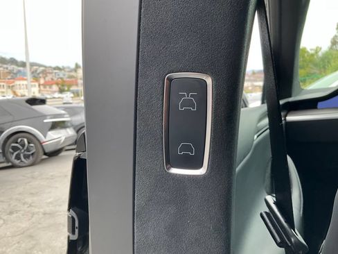Used 2023 Tesla Model X AWD/4WD image 53