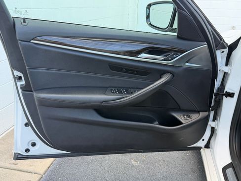 Used 2018 BMW 530i RWD image 23