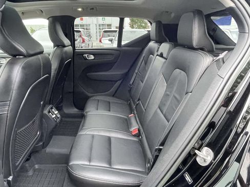 Used 2023 Volvo XC40 B5 Plus w/ Protection Package Premier AWD/4WD image 3