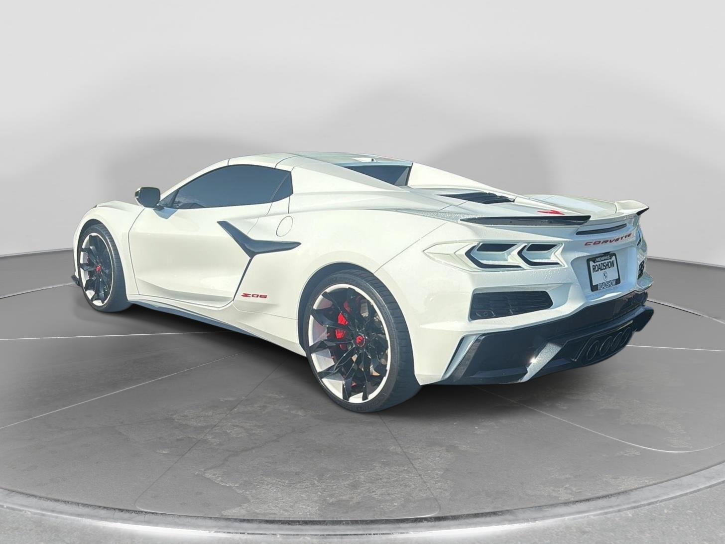 Used 2025 Chevrolet Corvette Z06 w/ Stealth Interior Trim Package RWD image 9