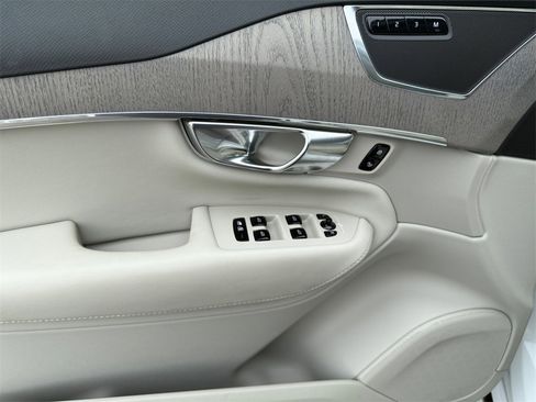 Used 2025 Volvo XC90 T8 Plus w/ Protection Package Premier image 9