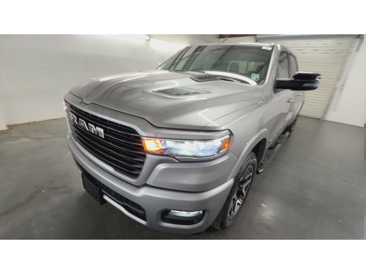 Used 2025 RAM 1500 Laramie w/ Sport Appearance Package AWD/4WD image 4