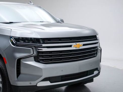 Used 2024 Chevrolet Suburban LT image 10