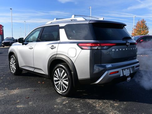 New 2025 Nissan Pathfinder SL image 7
