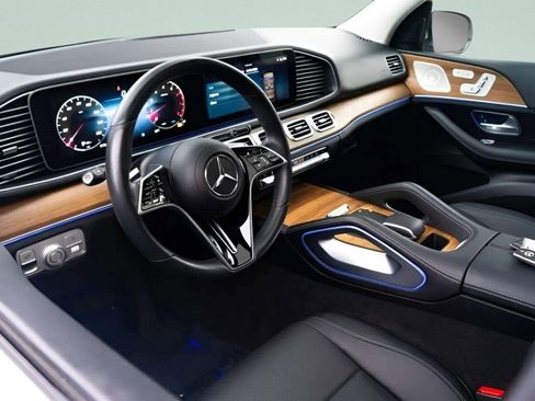 Used 2024 Mercedes-Benz GLE 450 4MATIC w/ Winter Package image 44