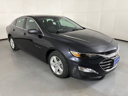 Used 2023 Chevrolet Malibu LT FWD image 2