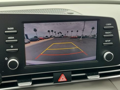 Used 2023 Hyundai Elantra SE w/ Cargo Package FWD image 11