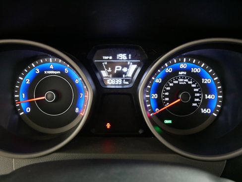 Used 2015 Hyundai Elantra SE image 21