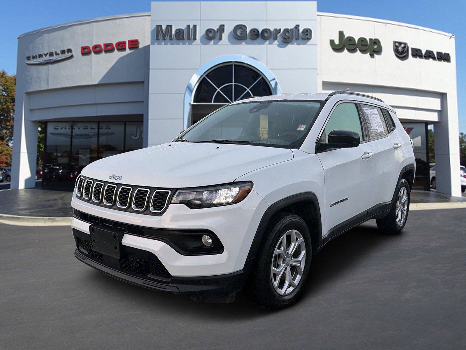 Used 2024 Jeep Compass Latitude AWD/4WD image 1