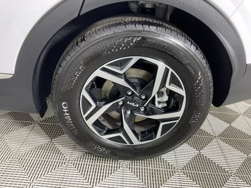 Used 2025 Kia Sportage LX FWD image 9