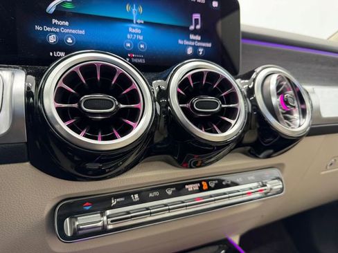 Used 2023 Mercedes-Benz GLB 250 image 41