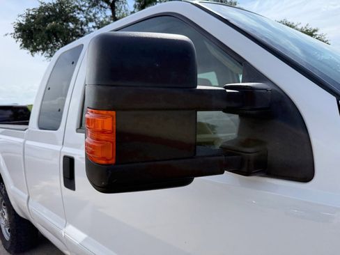 Used 2016 Ford F250 XLT w/ FX4 Off-Road Package AWD/4WD image 9
