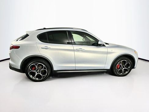 Used 2023 Alfa Romeo Stelvio Ti AWD/4WD image 10