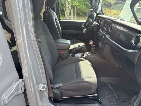 Used 2020 Jeep Wrangler Unlimited Sahara AWD/4WD image 9