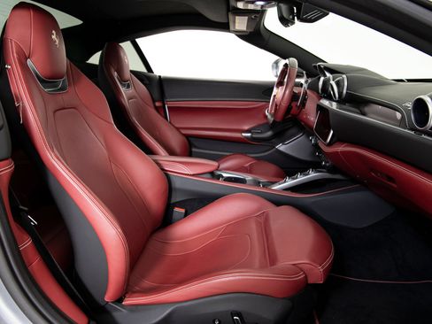 Certified 2019 Ferrari Portofino RWD image 14