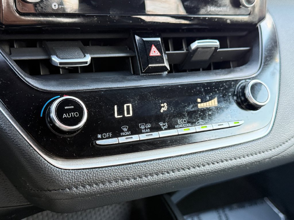 Used 2022 Toyota Corolla SE FWD image 34