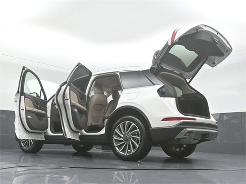 Certified 2023 Lincoln Corsair Reserve w/ Towing Package image 57